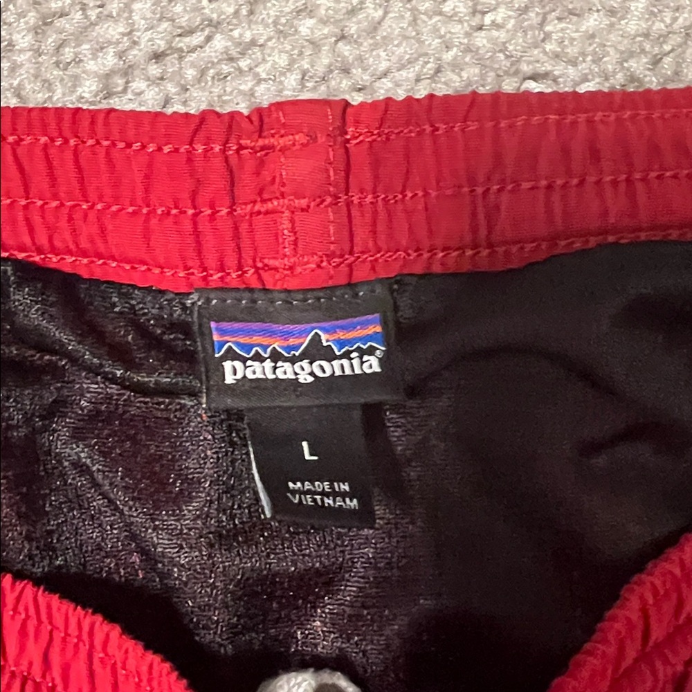 Patagonia Men's Vibrant Red Baggies Shorts - Picture 2 of 3